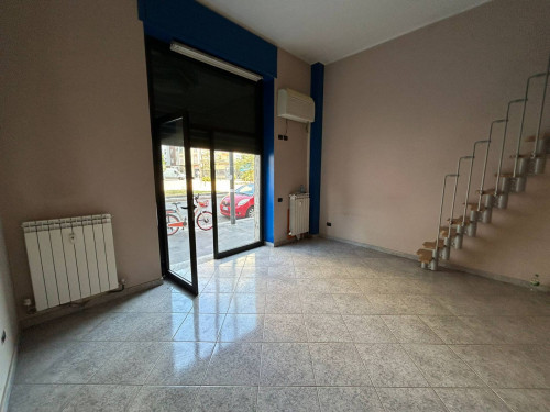 Negozio in affitto a Milano