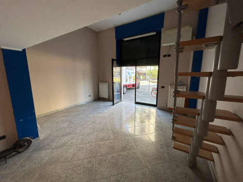 Negozio in affitto a Milano
