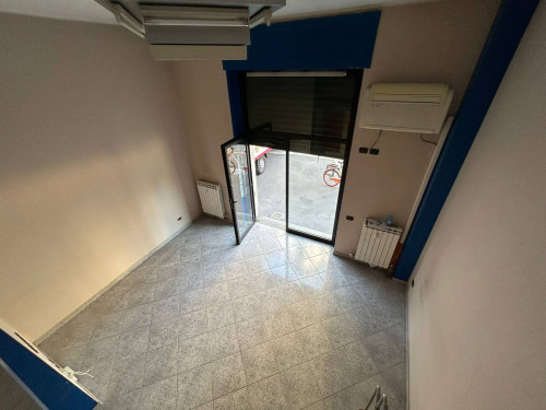 Negozio in affitto a Milano
