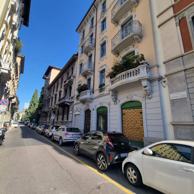 Negozio in vendita a Milano