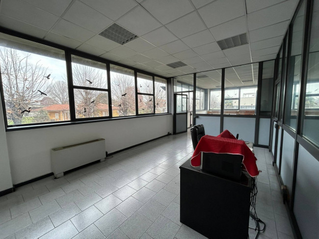 Immobile commerciale/Complesso industriale in vendita a Mesero
