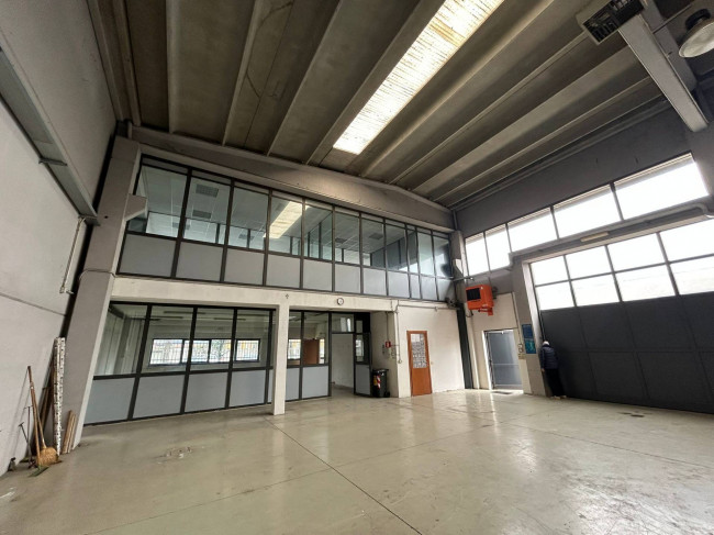 Immobile commerciale/Complesso industriale in vendita a Mesero
