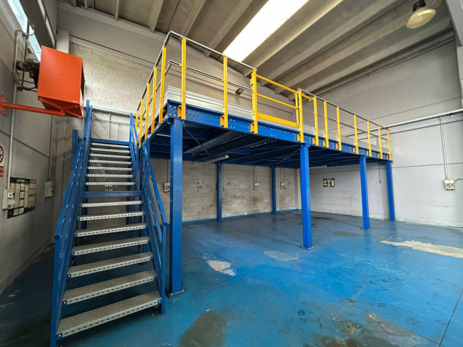 Immobile commerciale/Complesso industriale in vendita a Mesero