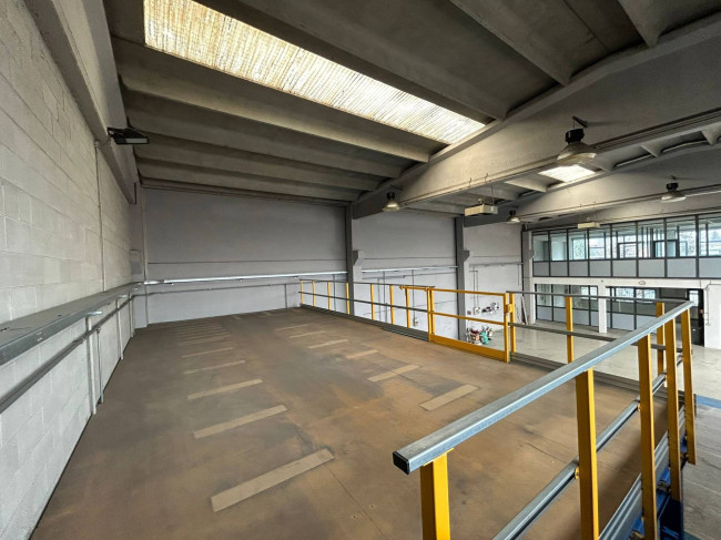 Immobile commerciale/Complesso industriale in vendita a Mesero