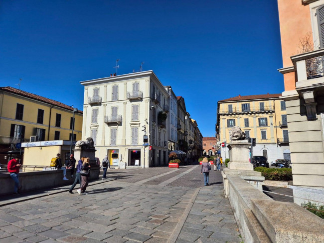 Negozio in affitto a Monza