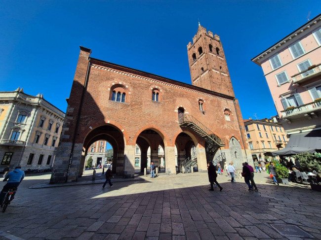 Negozio in affitto a Monza