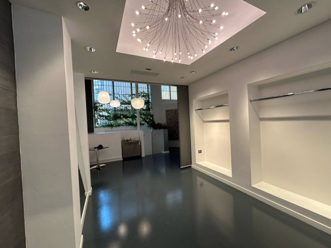Negozio in vendita a Milano