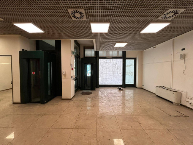 Negozio in affitto a Milano