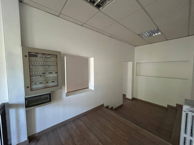 Immobile commerciale/Complesso industriale in vendita a Milano