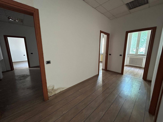 Immobile commerciale/Complesso industriale in vendita a Milano