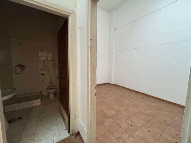 Immobile commerciale/Complesso industriale in vendita a Milano