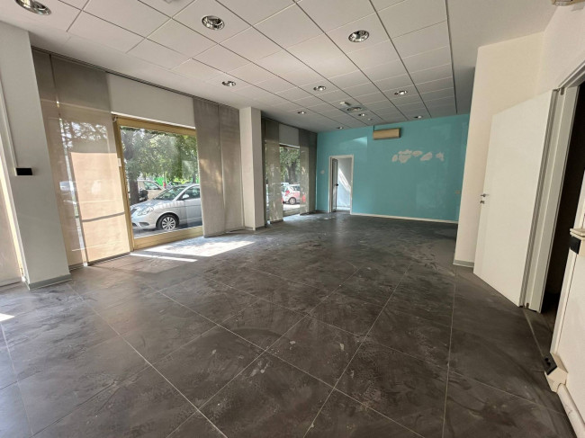 Negozio in affitto/vendita a Milano