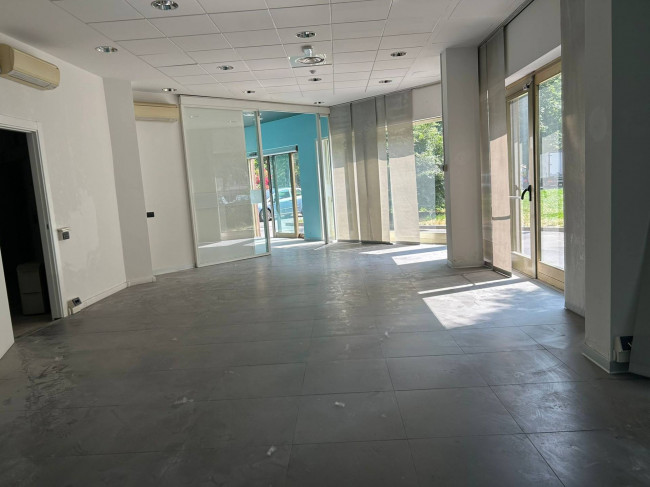 Negozio in affitto/vendita a Milano