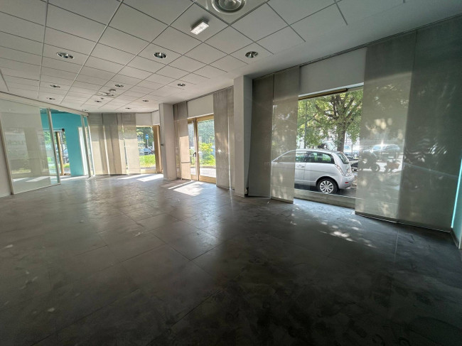 Negozio in affitto/vendita a Milano