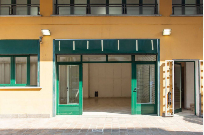 Negozio in affitto a Milano