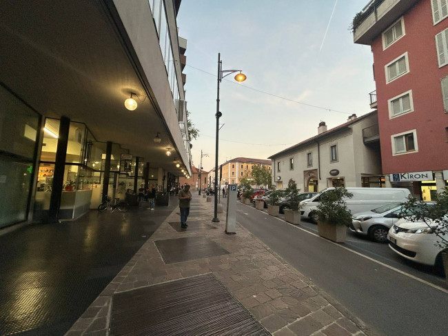 Negozio in vendita a Desio
