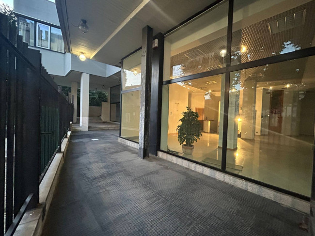 Negozio in affitto a Desio