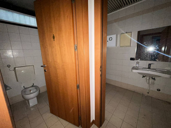 Negozio in affitto a Desio