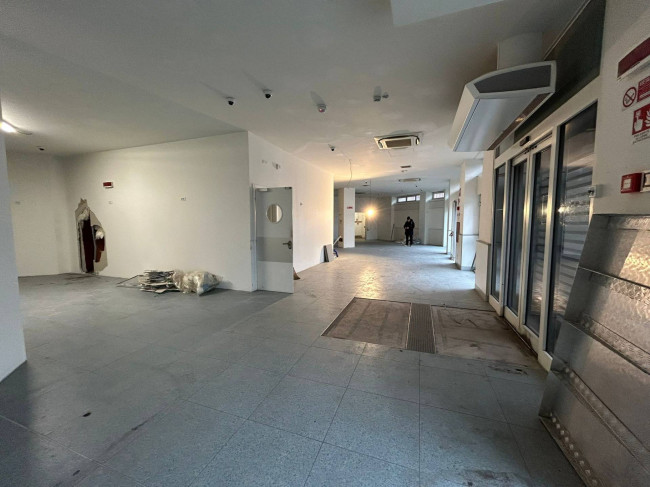 Negozio in affitto a Milano