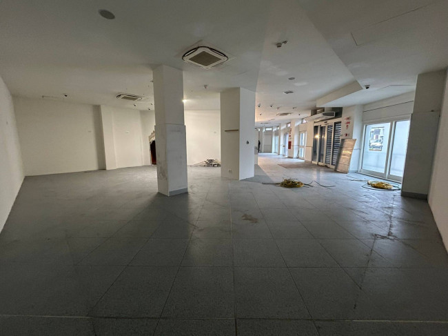 Negozio in affitto a Milano