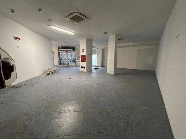 Negozio in affitto a Milano