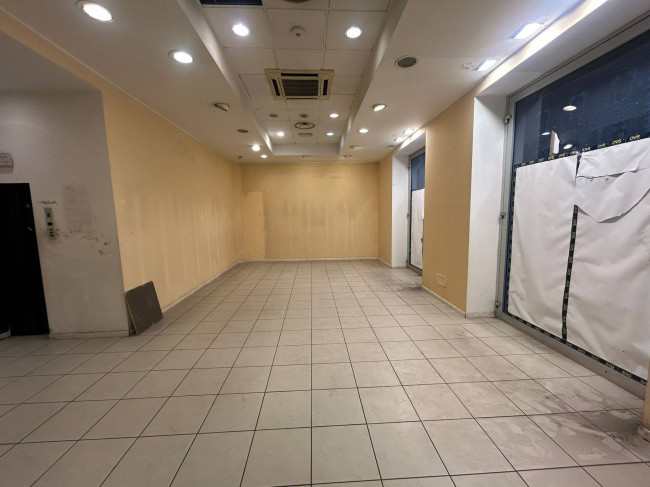 Negozio in affitto a Milano