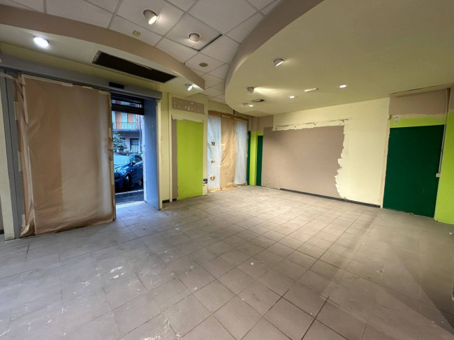 Negozio in affitto a Milano