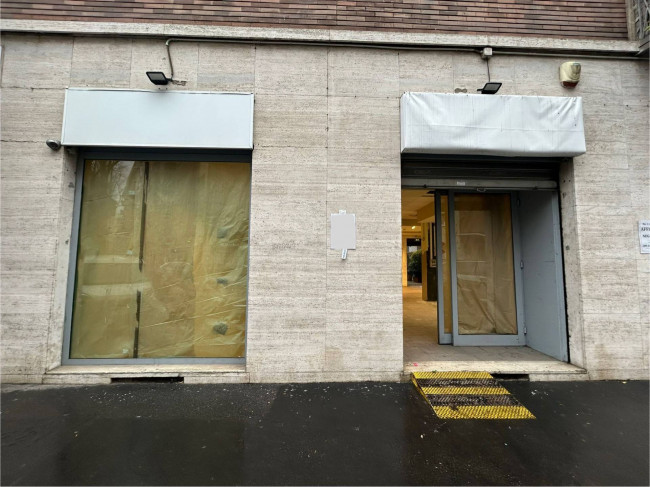 Negozio in affitto a Milano