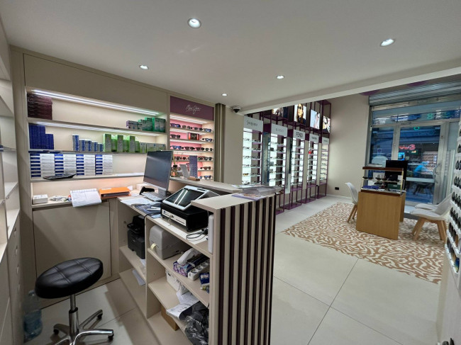 Negozio in affitto a Milano