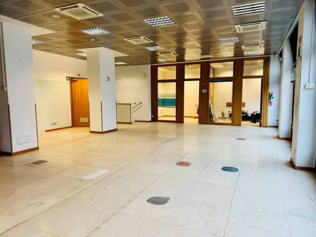Negozio in affitto a Milano