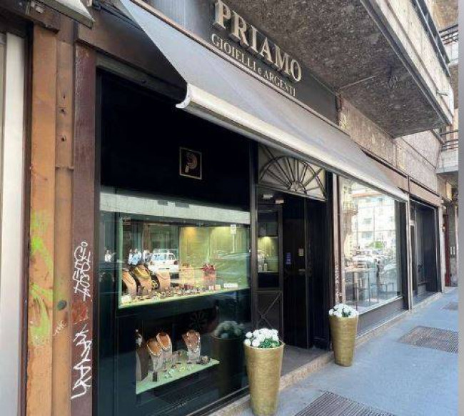 Negozio in affitto a Milano