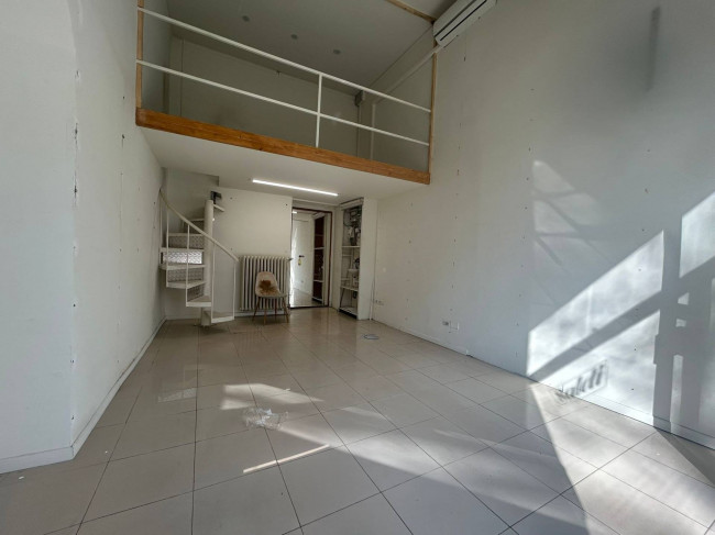 Negozio in affitto a Milano