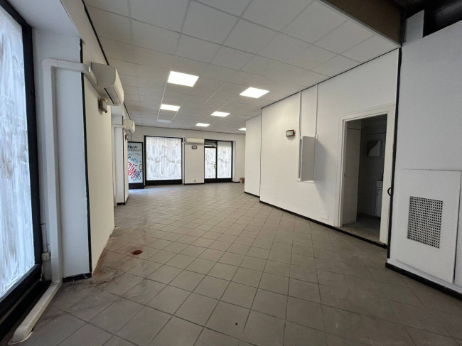 Negozio in affitto a Milano