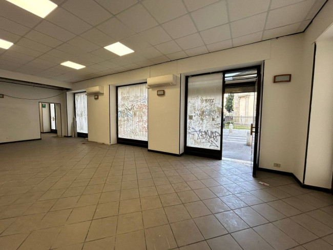 Negozio in affitto a Milano