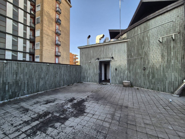 Negozio in affitto a Cornaredo