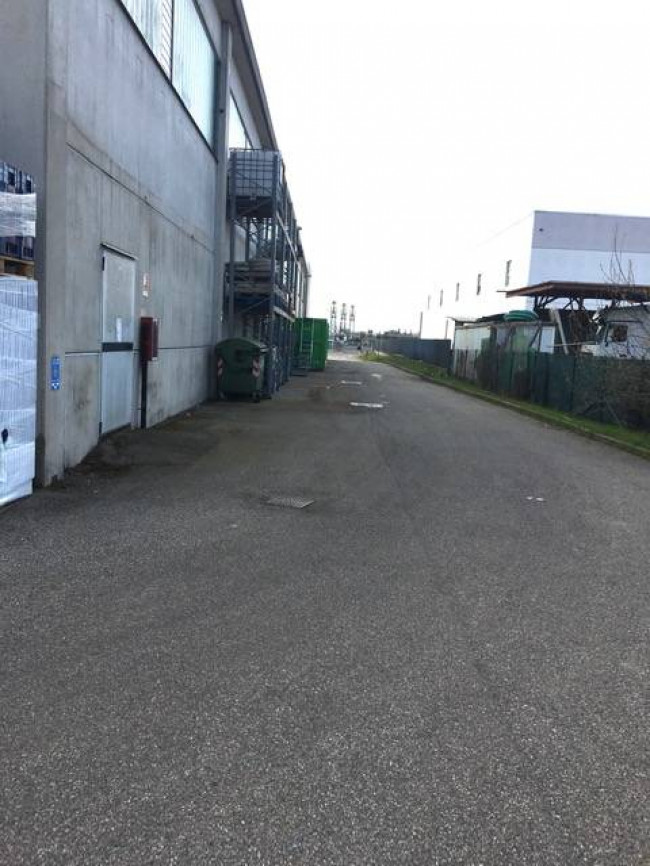 Capannone in affitto a Vercelli