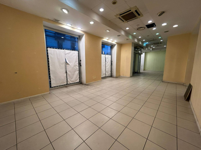 Negozio in affitto a Milano