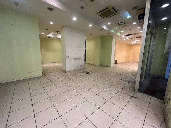 Negozio in affitto a Milano