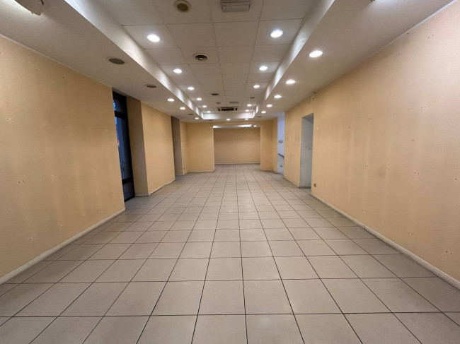 Negozio in affitto a Milano