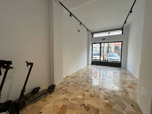 Negozio in vendita a Milano
