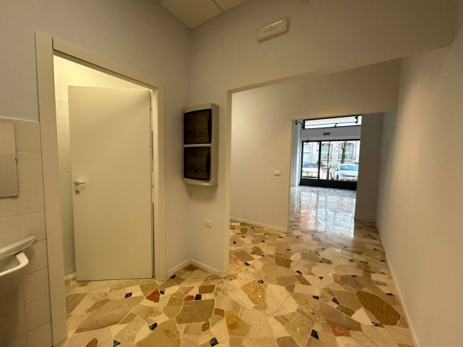 Negozio in vendita a Milano