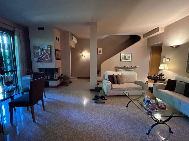 Villa in vendita a Seregno