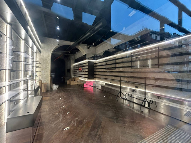 Negozio in vendita a Milano