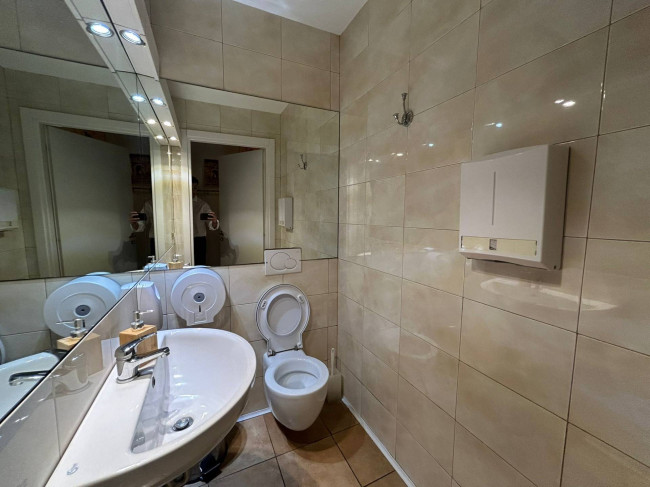 Negozio in vendita a Milano