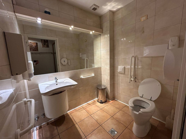 Negozio in vendita a Milano