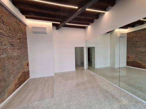 Negozio in vendita a Milano