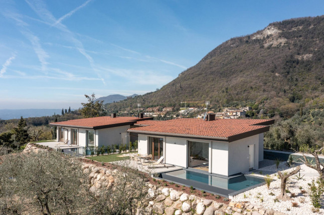 Villa in vendita a Toscolano-maderno (BS)