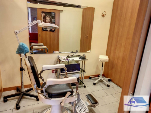 Attività commerciale in affitto a Pavia