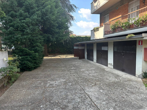 Box o garage in affitto a Pavia