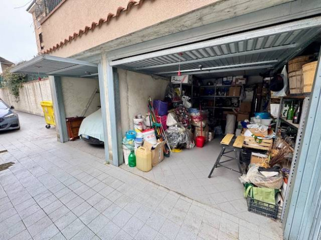 Box o garage in vendita a Lacchiarella
